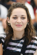 Marion+Cotillard+Bigger+Photocall+74th+Annual+b7V4ncA0uVjx.jpg