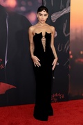 zoe-kravitz-catwoman-inspired-dress-nyc-batman-premiere-with-cast-10.jpg