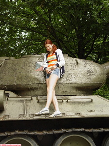 [Image: ME1CNNRO_t.jpg]